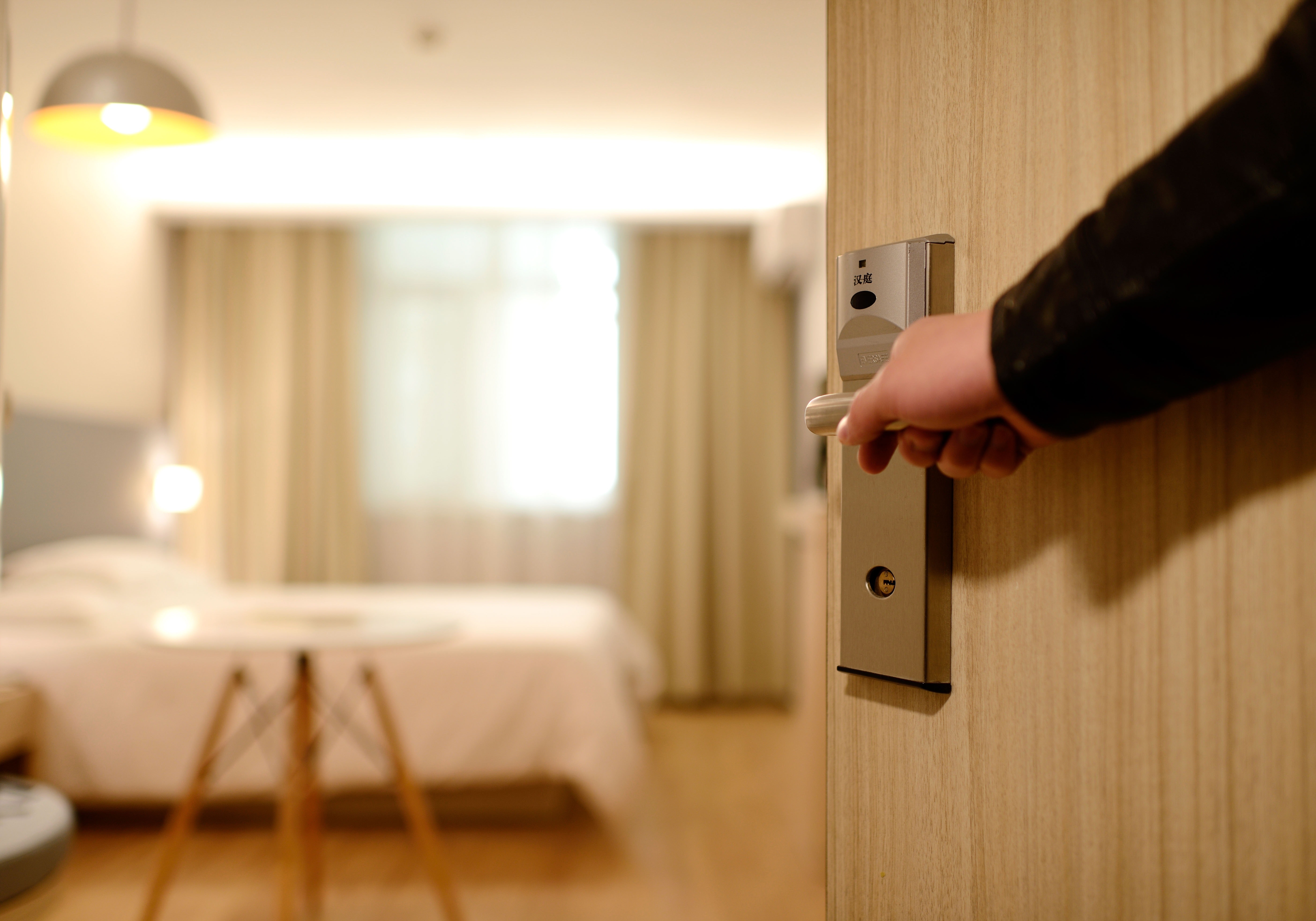6 Ways to Use Artificial Intelligence in Your Hotel
